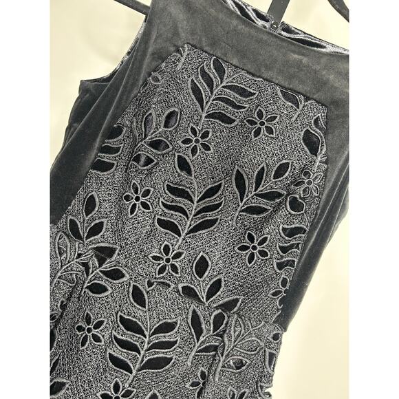 Ivanka Trump Dress- size 2- velvet and eyelet‎ fabric, lined, sleeveless - Picture 5 of 5